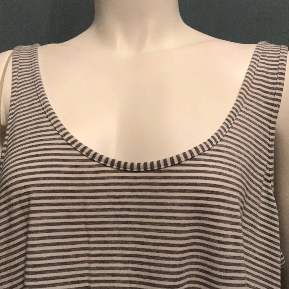 Gap Fit breathe maternity tank gray & white stripe